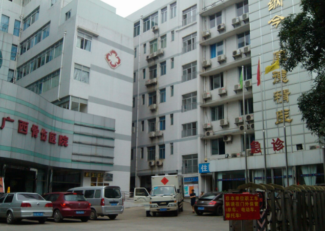 廣西骨傷醫(yī)院口腔科好嗎？正規(guī)嗎？人氣醫(yī)生介紹+案例分享